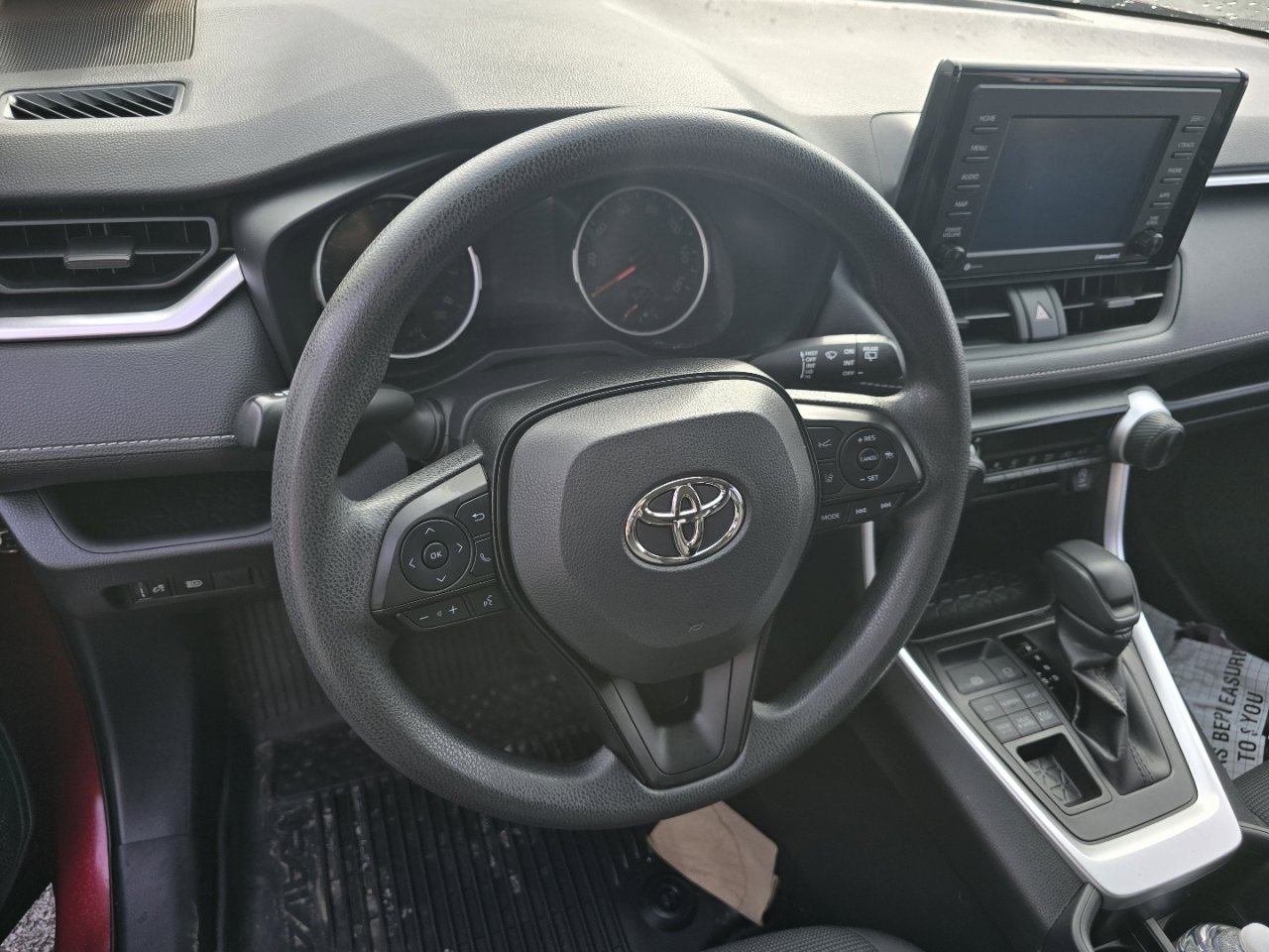 Used 2022 Toyota RAV4 LE image 17