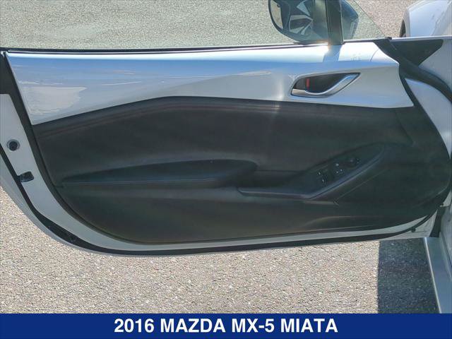 Used 2016 MAZDA MX-5 Miata Club RWD image 10