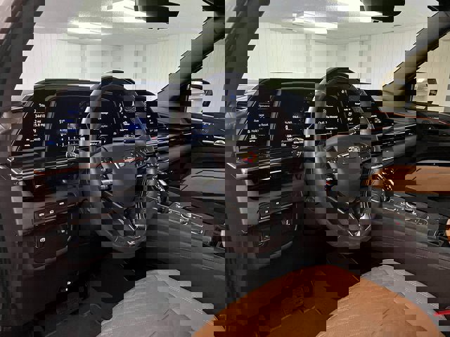 Certified 2023 Cadillac Escalade Premium Luxury image 13