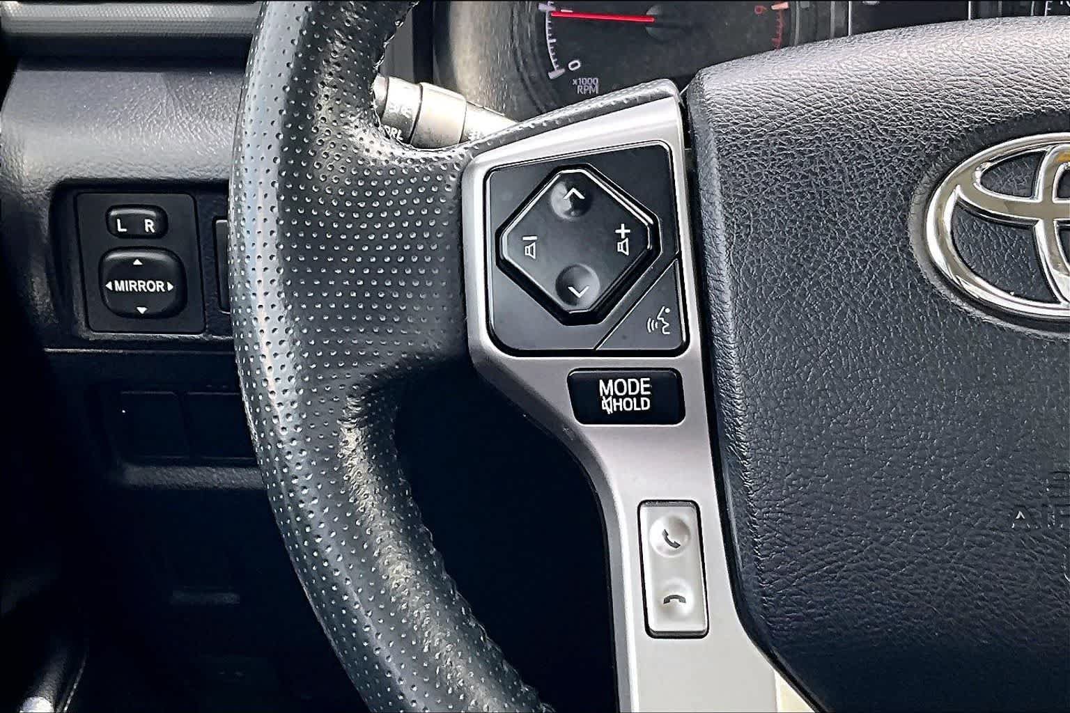 Used 2024 Toyota 4Runner SR5 Premium w/ Moonroof Package AWD/4WD image 25