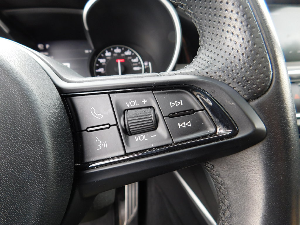 Used 2023 Alfa Romeo Stelvio Ti AWD/4WD image 23