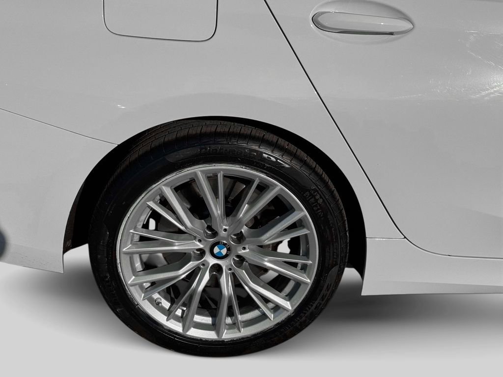 Certified 2023 BMW 330i xDrive Sedan w/ Driving Assistance Package image 8