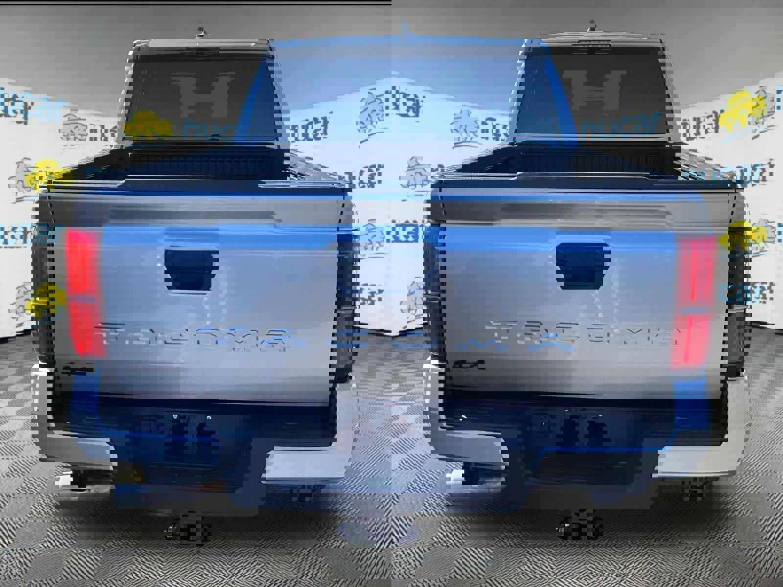 Used 2025 Toyota Tacoma TRD Off-Road image 3