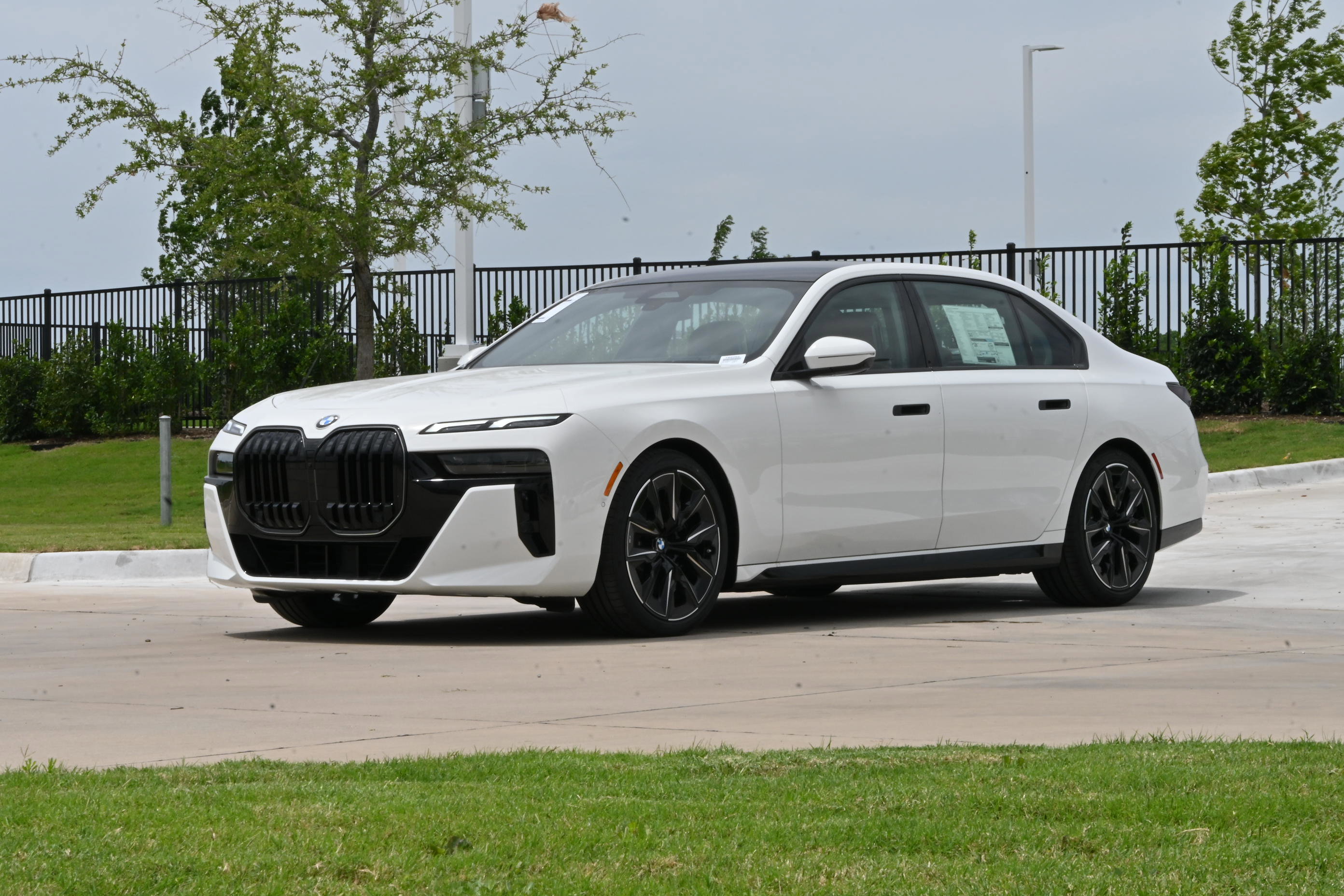 New 2026 BMW 740i w/ Premium Package RWD image 3