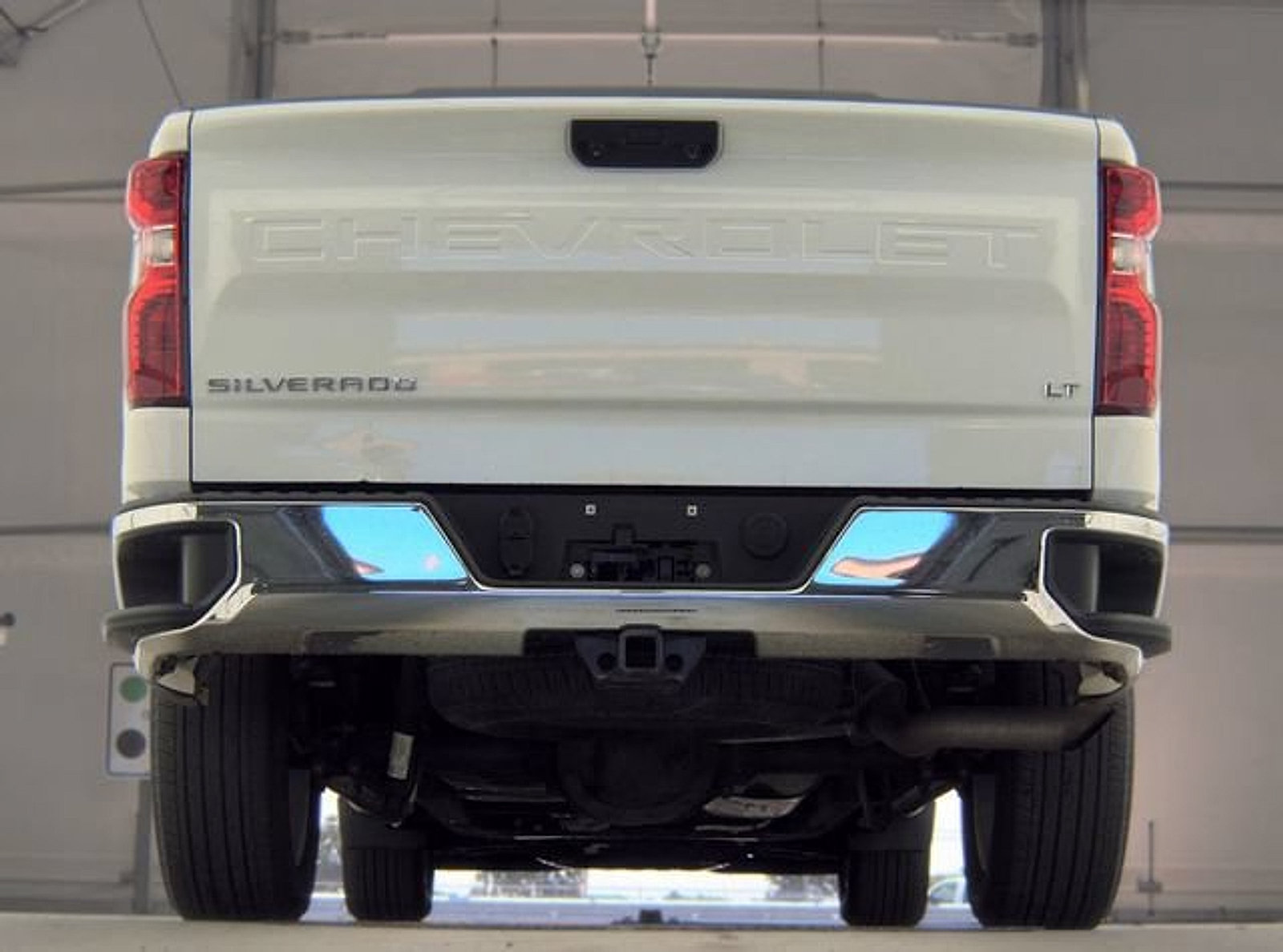 Used 2023 Chevrolet Silverado 1500 LT AWD/4WD image 9
