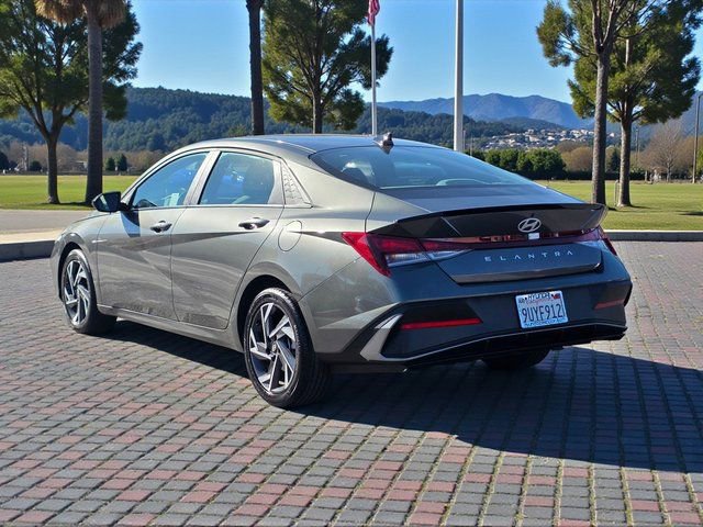 Certified 2025 Hyundai Elantra Sport image 7