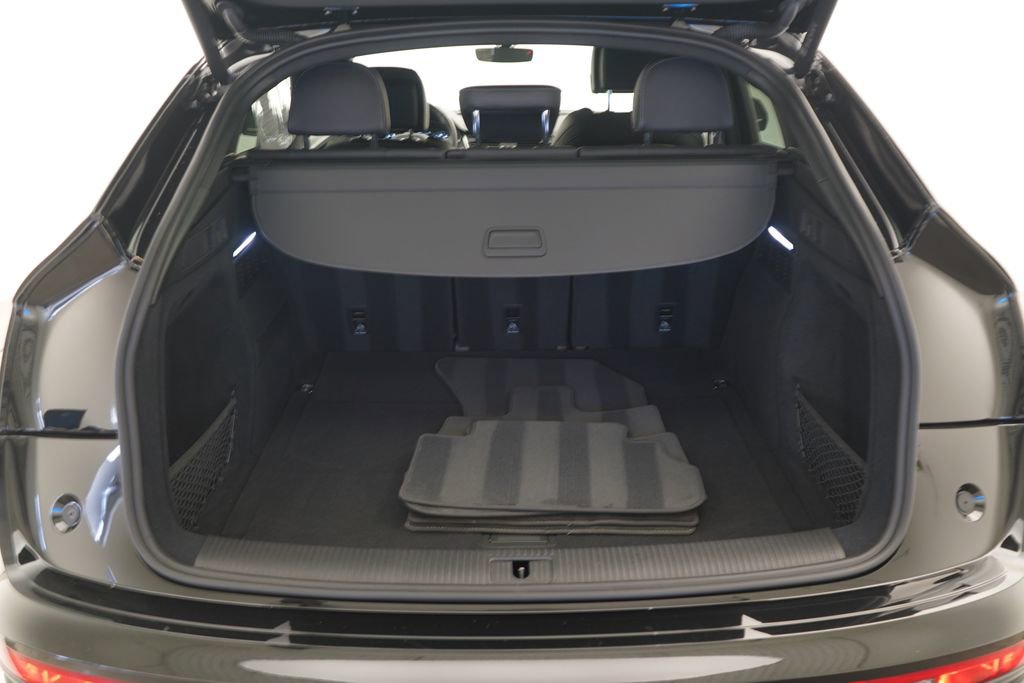 Used 2023 Audi Q5 2.0T Premium w/ Convenience Package image 12