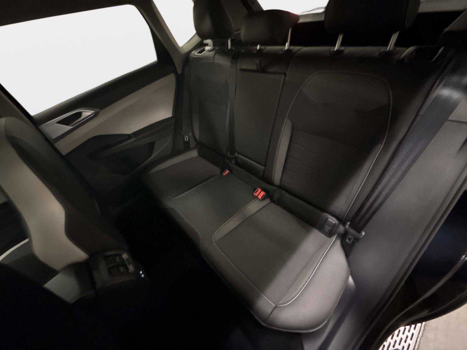 New 2026 Volkswagen Taos SE image 11