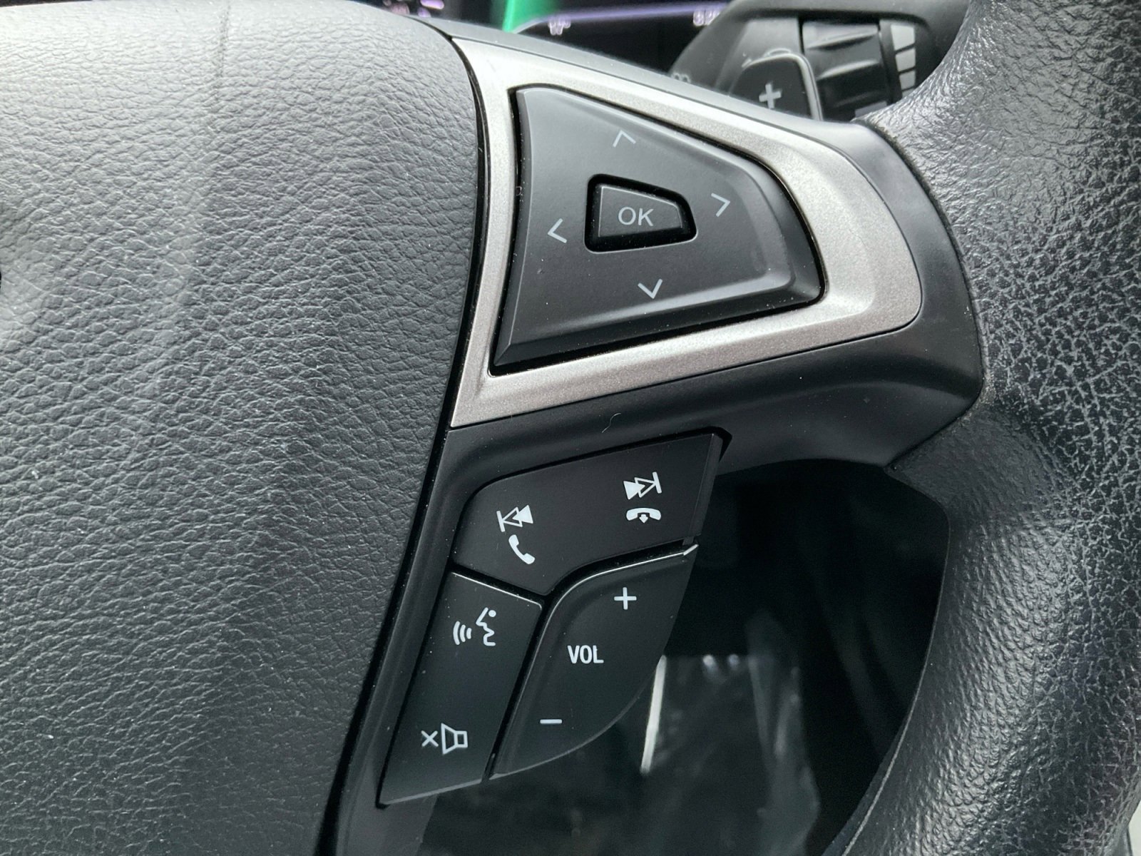 Used 2019 Ford Fusion SE image 18