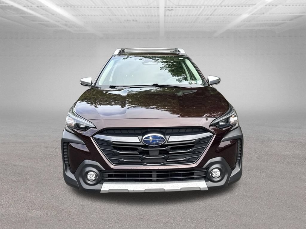 Used 2025 Subaru Outback Touring AWD/4WD image 2