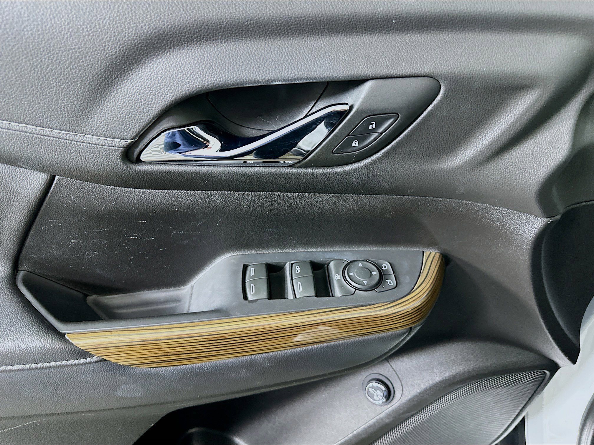 Used 2023 GMC Acadia SLE w/ Driver Convenience Package image 15