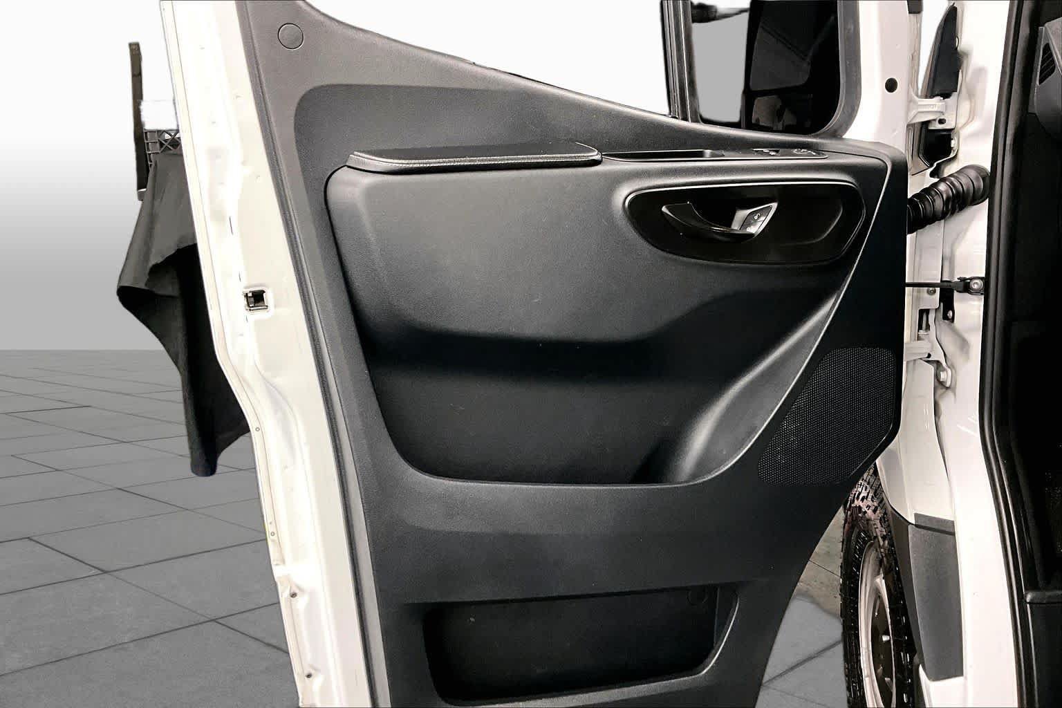 Used 2019 Mercedes-Benz Sprinter 144 image 21