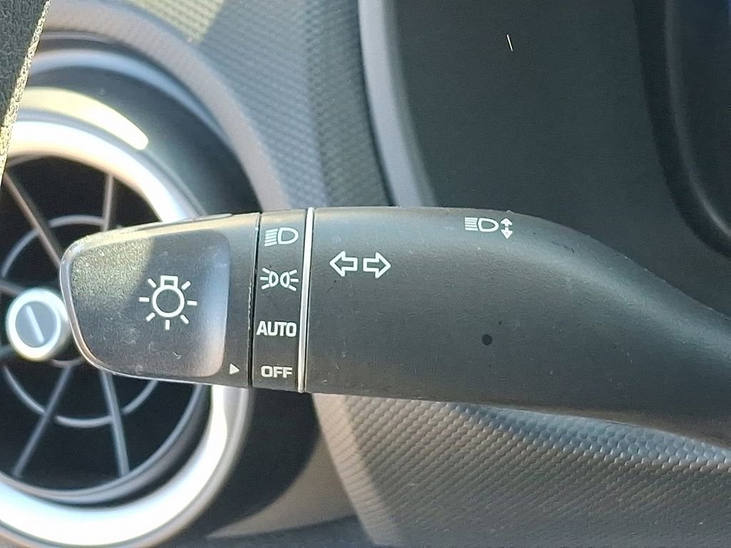 Used 2023 Hyundai Kona SE image 27