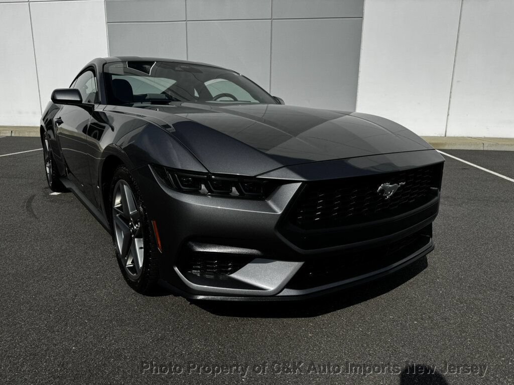 Used 2025 Ford Mustang Coupe RWD image 9