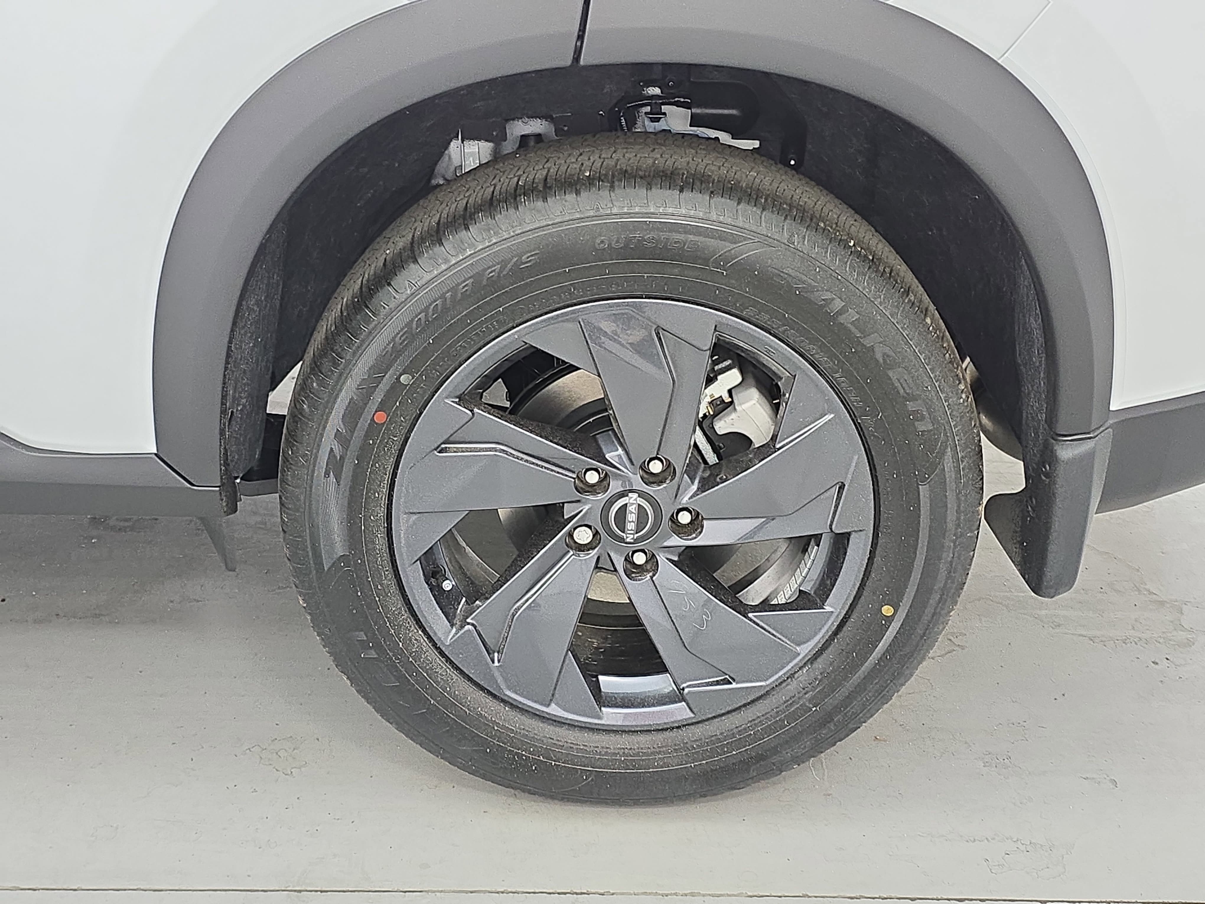 New 2026 Nissan Rogue SV FWD image 32