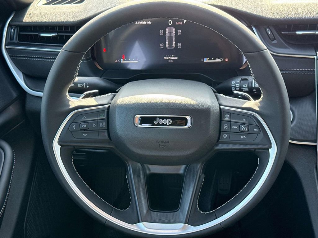 New 2025 Jeep Grand Cherokee Altitude image 13