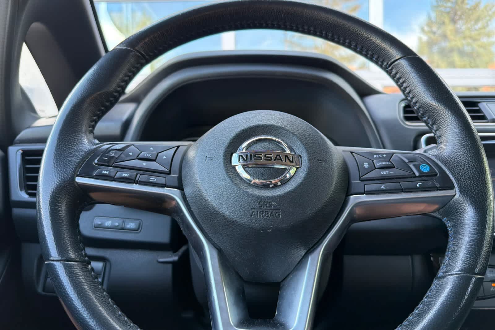 Used 2018 Nissan Leaf SV w/ SV Technology Package FWD image 26