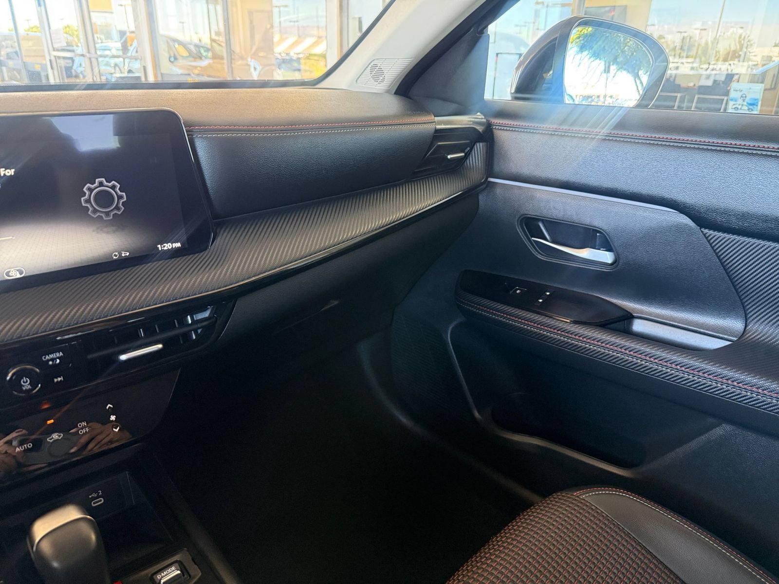 Used 2026 Nissan Kicks SR AWD/4WD image 33