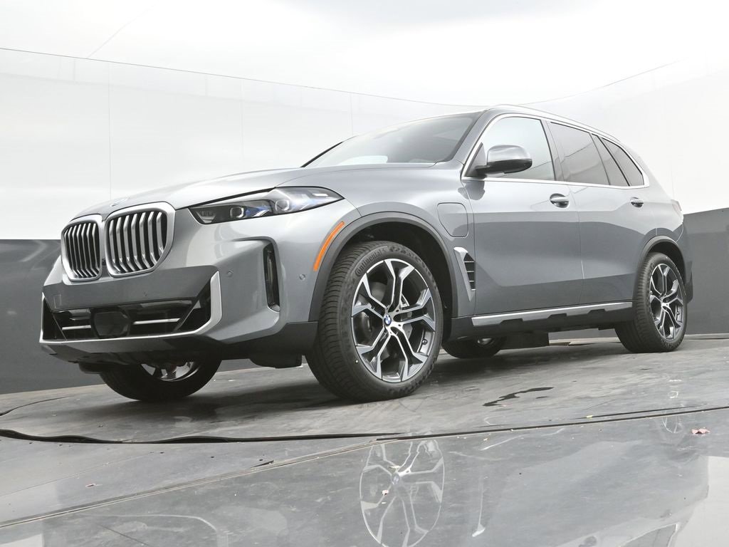 Used 2026 BMW X5 xDrive50e w/ Premium Package image 40