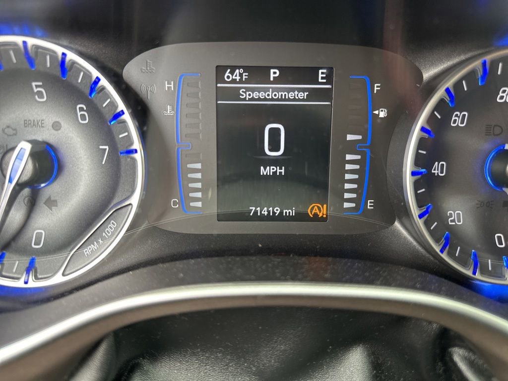 Used 2019 Chrysler Pacifica Touring-L FWD image 9