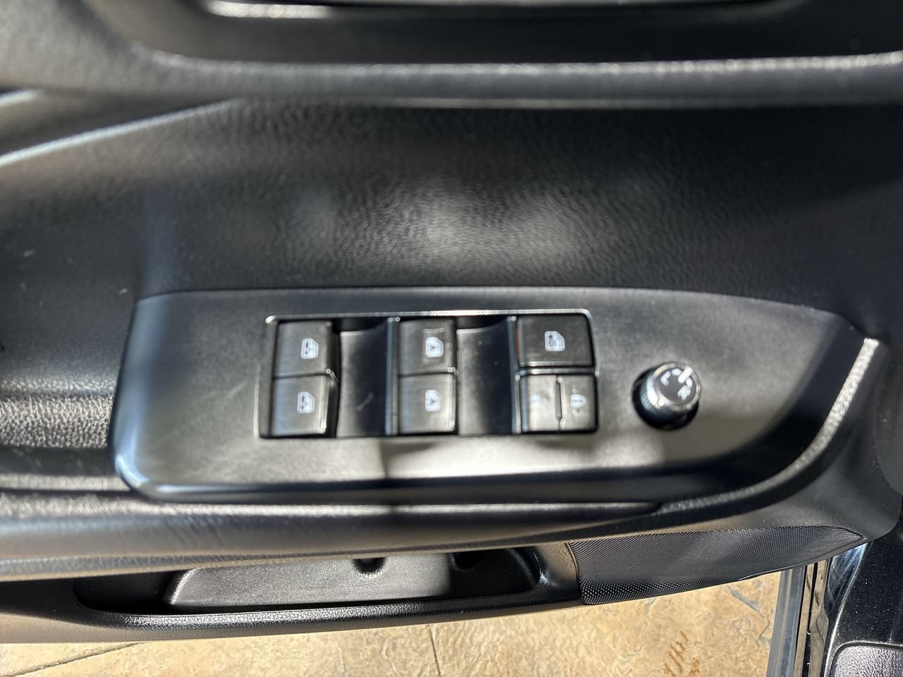Certified 2019 Toyota Highlander SE FWD image 13