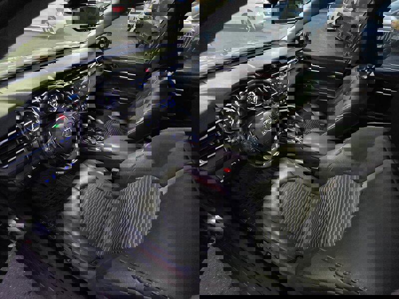 Used 2018 Toyota Camry SE image 15