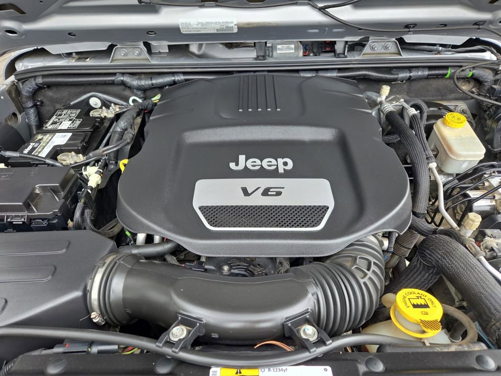 Used 2016 Jeep Wrangler Sport AWD/4WD image 14