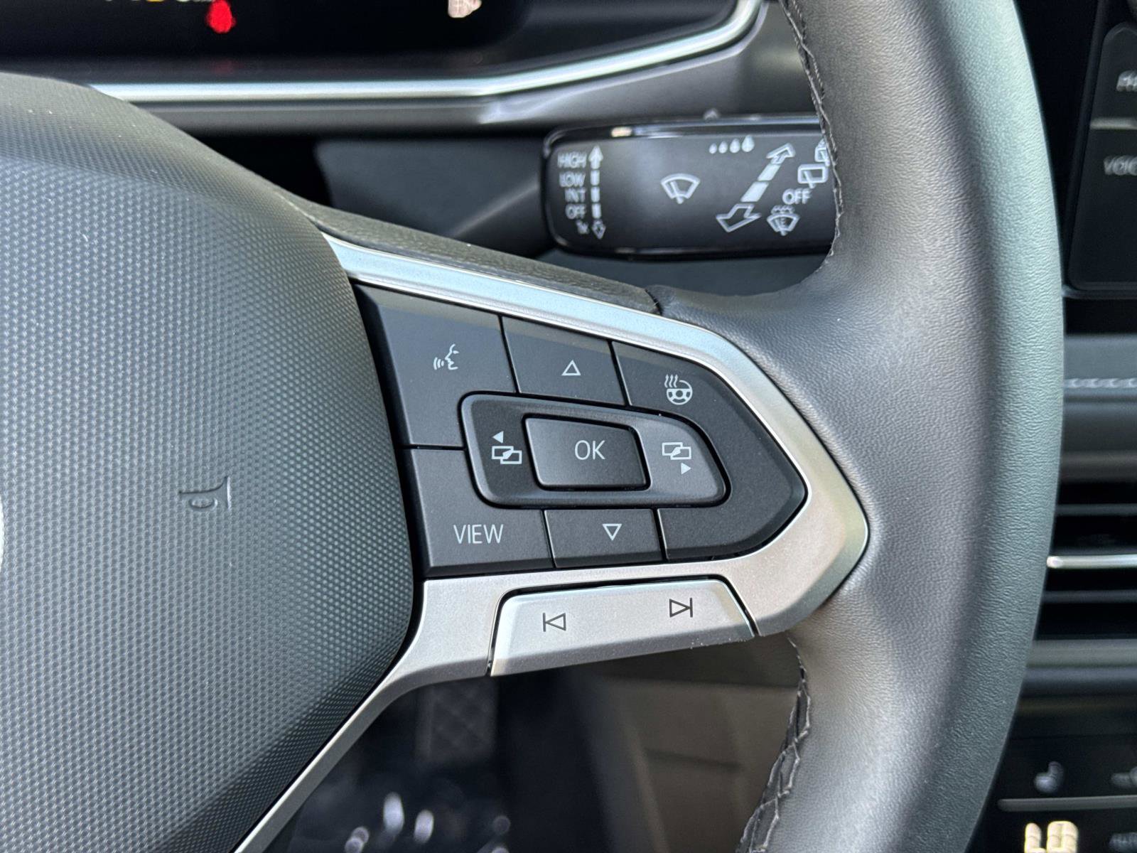 New 2026 Volkswagen Taos SE image 12