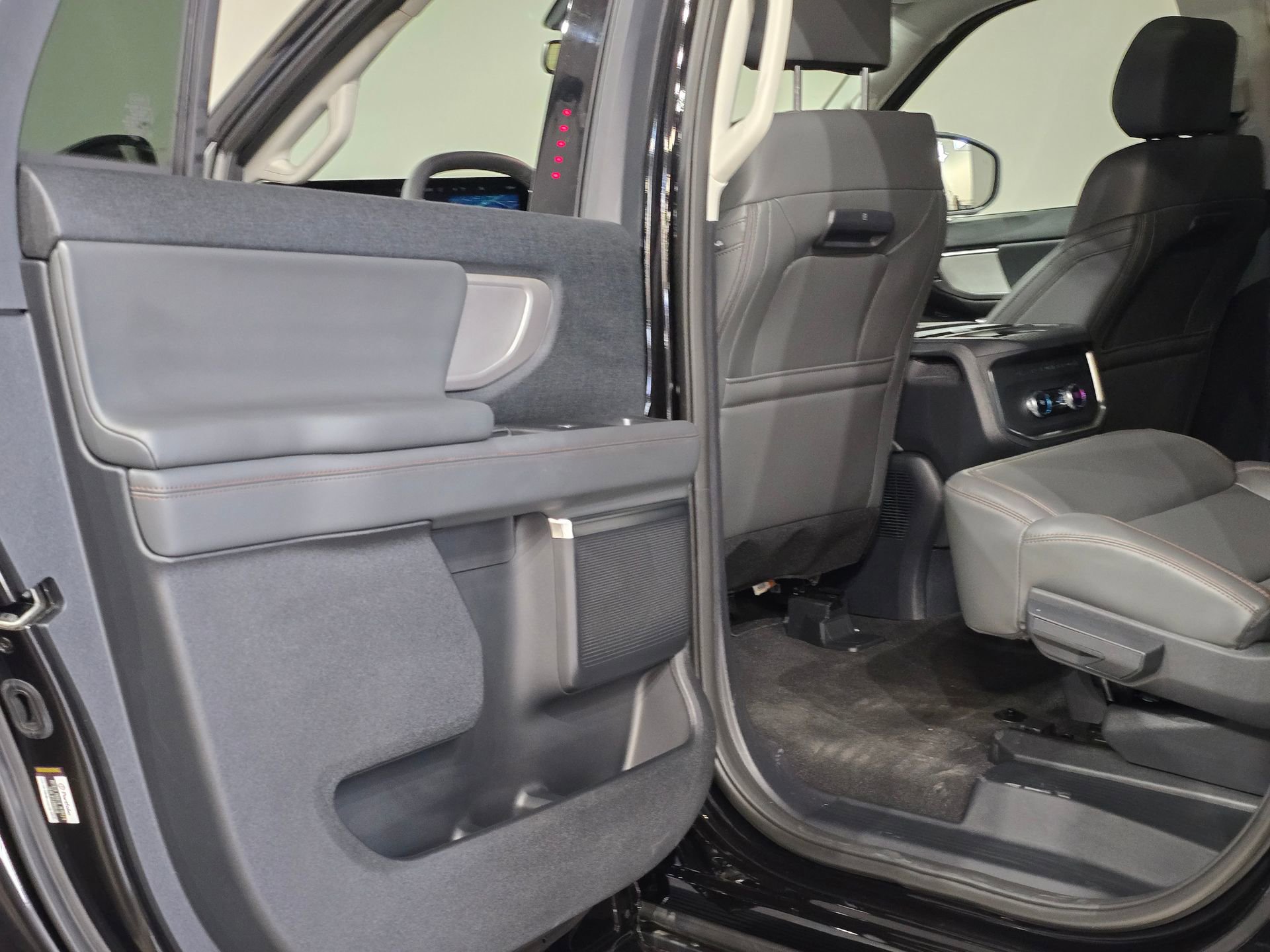 New 2025 Ford Expedition Max Active image 41