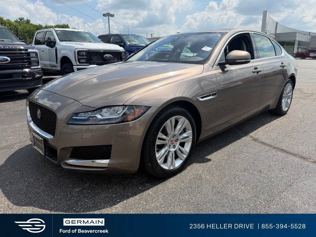 Used 2017 Jaguar XF Premium AWD/4WD image 4