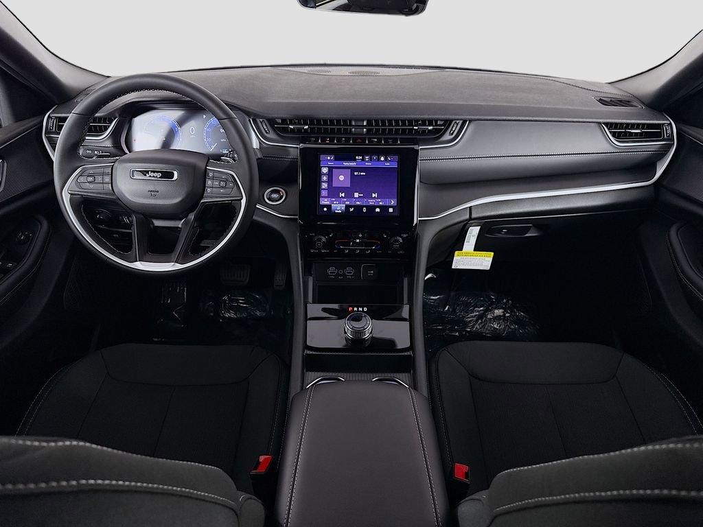 New 2025 Jeep Grand Cherokee Laredo image 27