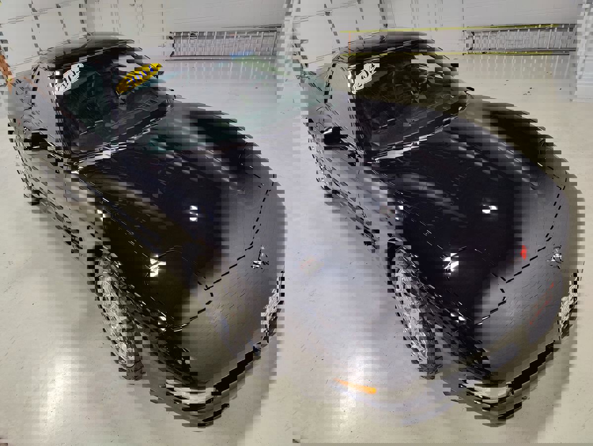 Used 2004 Chevrolet Corvette Coupe w/ Preferred Equipment Group image 2