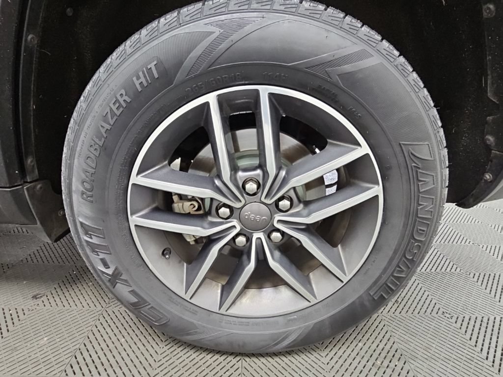 Used 2019 Jeep Grand Cherokee Limited AWD/4WD image 45