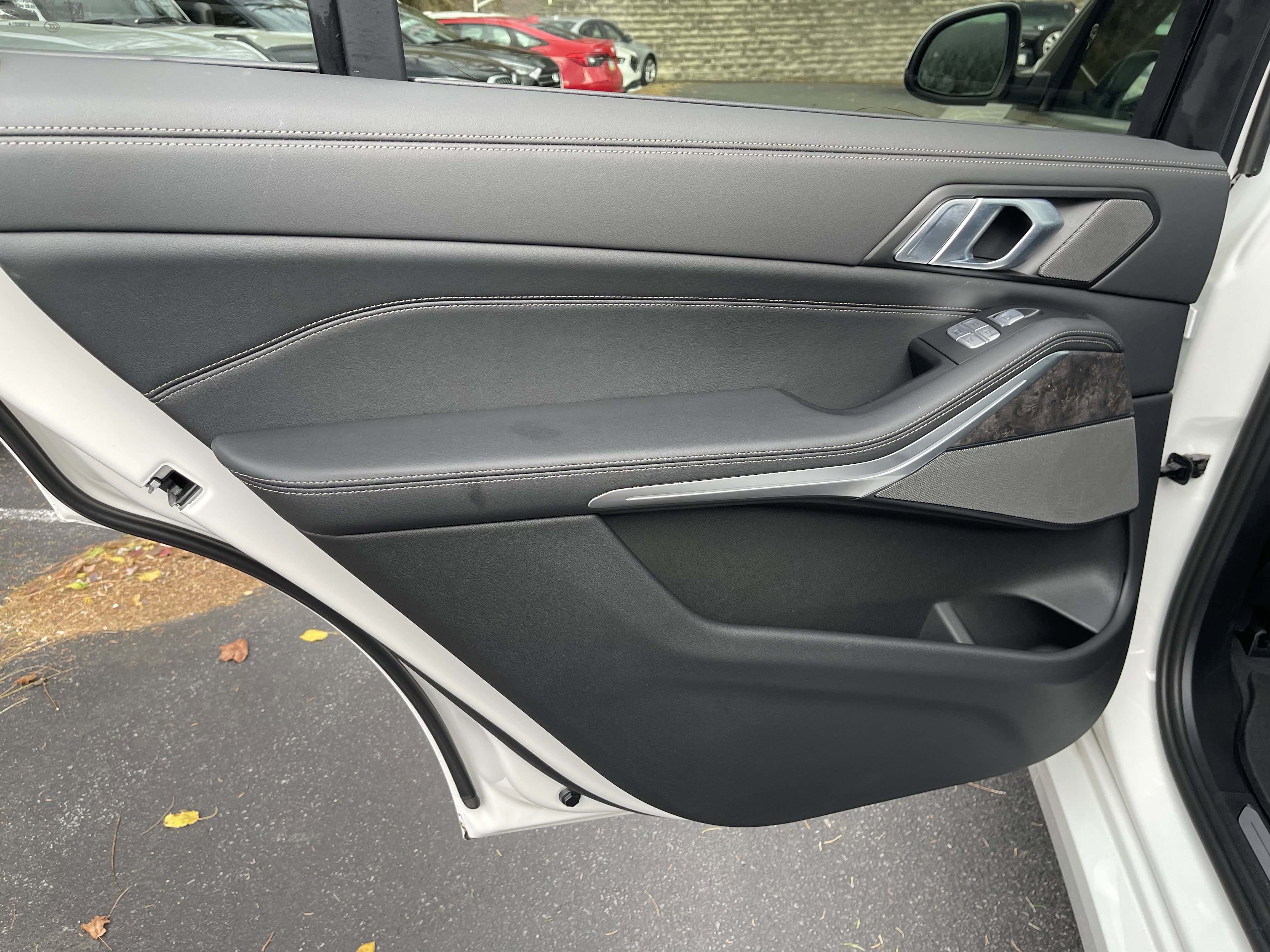 Certified 2025 BMW X7 xDrive40i image 15