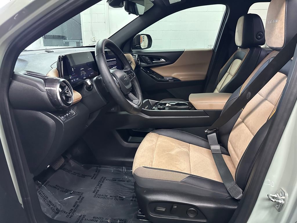 Used 2025 Chevrolet Equinox ACTIV w/ Safety and Technology Package AWD/4WD image 19