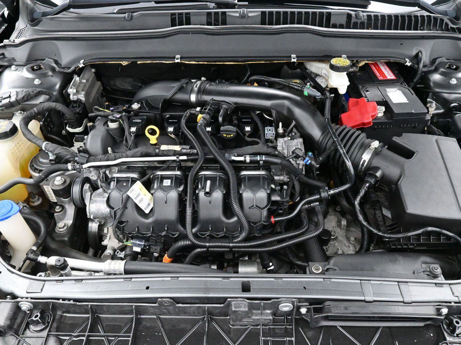 Used 2020 Ford Fusion SE image 37