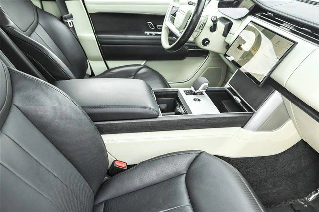 Used 2024 Land Rover Range Rover Long Wheelbase SE AWD/4WD image 27
