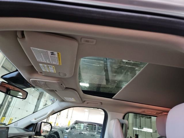 Used 2024 Ford Expedition Limited image 16