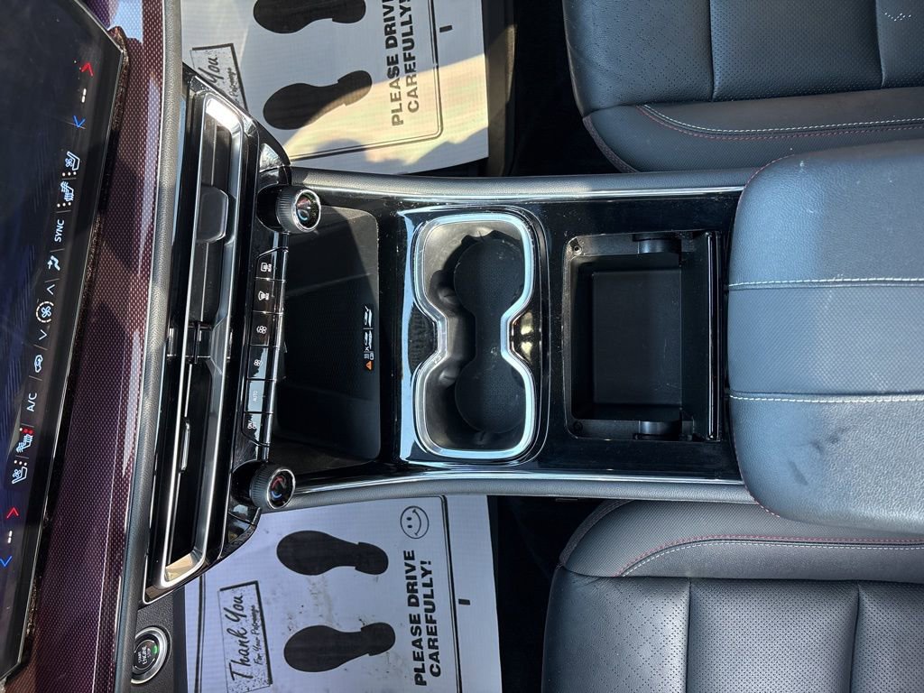 Used 2024 Chevrolet Traverse RS image 37