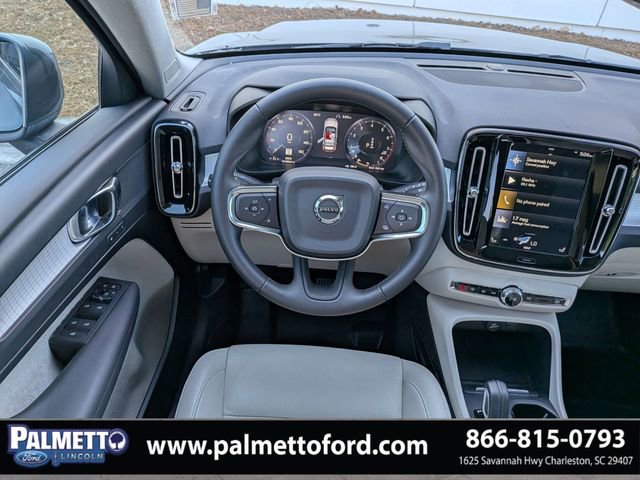 Used 2019 Volvo XC40 T5 Momentum AWD/4WD image 17