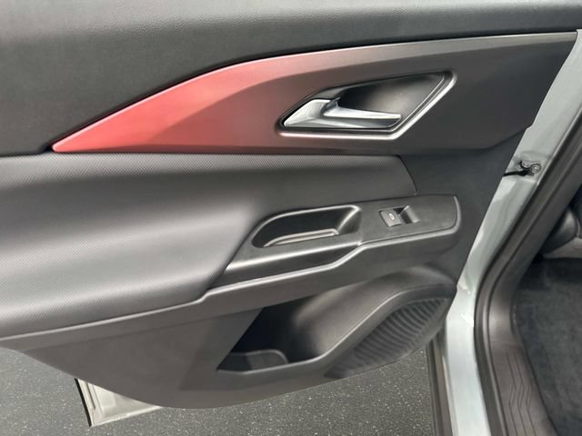 Used 2024 Chevrolet Equinox EV RS FWD image 10