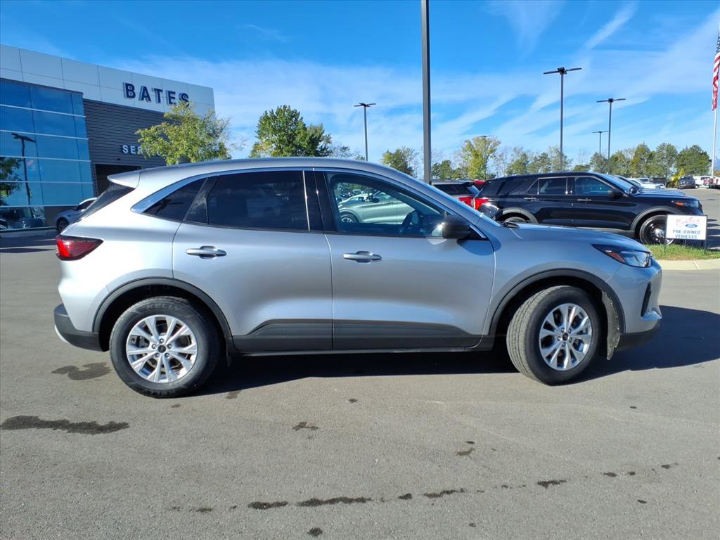 Certified 2024 Ford Escape Active w/ Cold Weather Package image 2