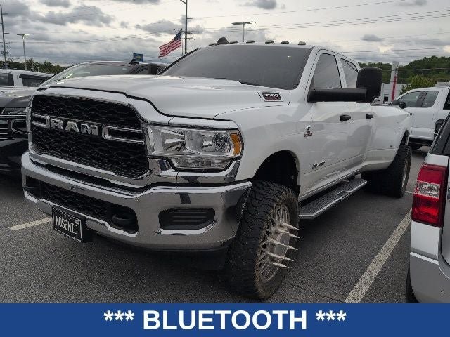 Used 2021 RAM 3500 Tradesman w/ Chrome Appearance Group AWD/4WD image 4