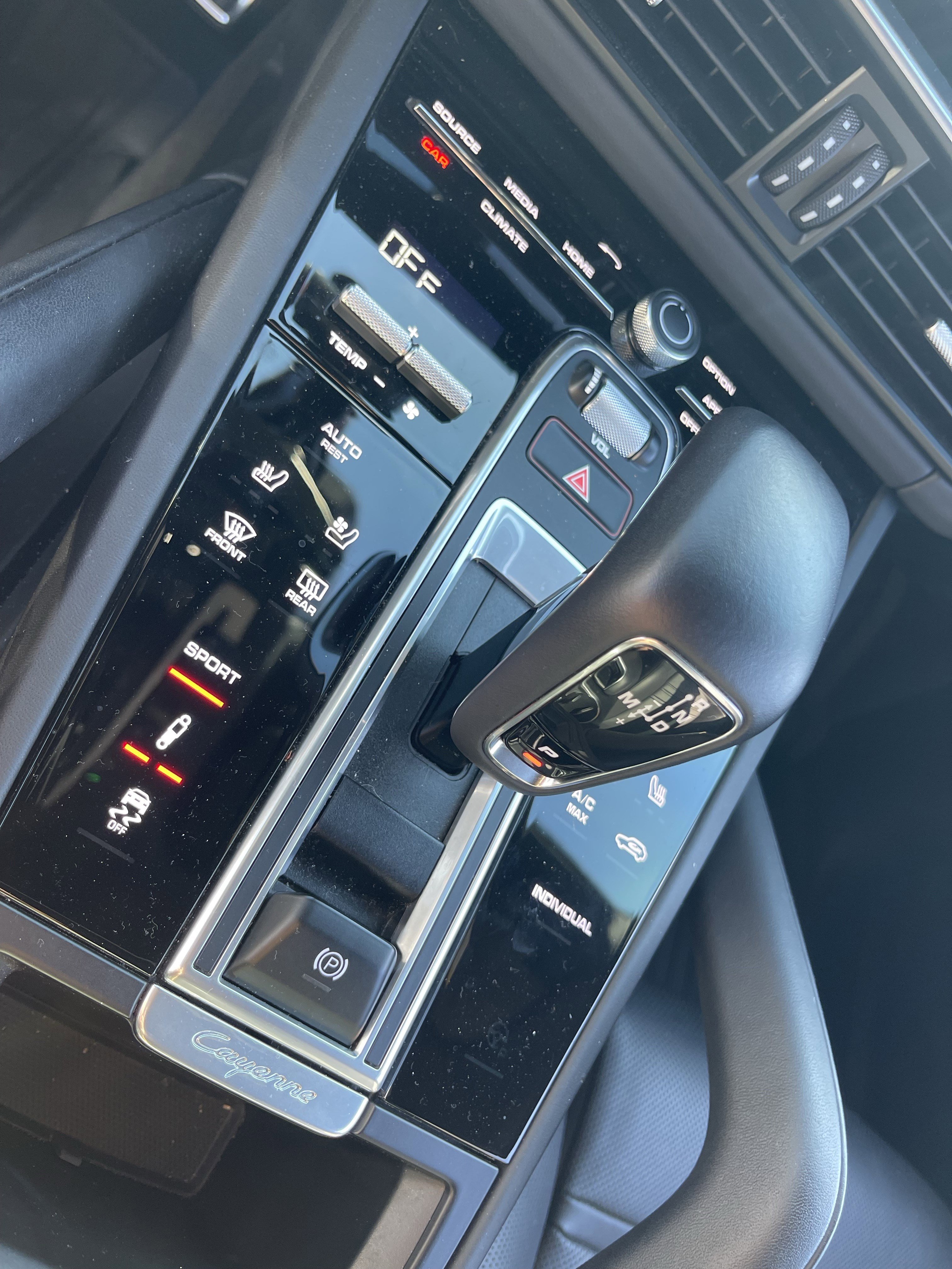 Used 2023 Porsche Cayenne S image 26