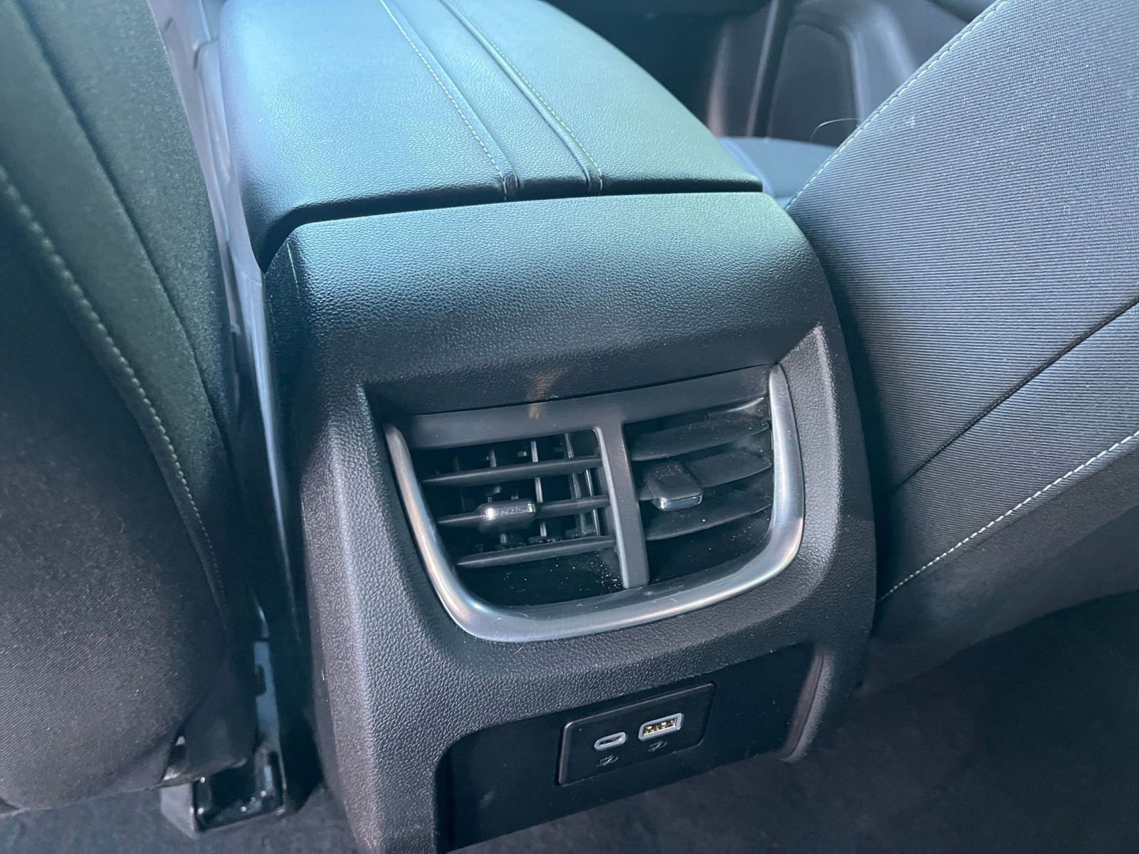 Used 2025 Chevrolet Blazer LT image 23