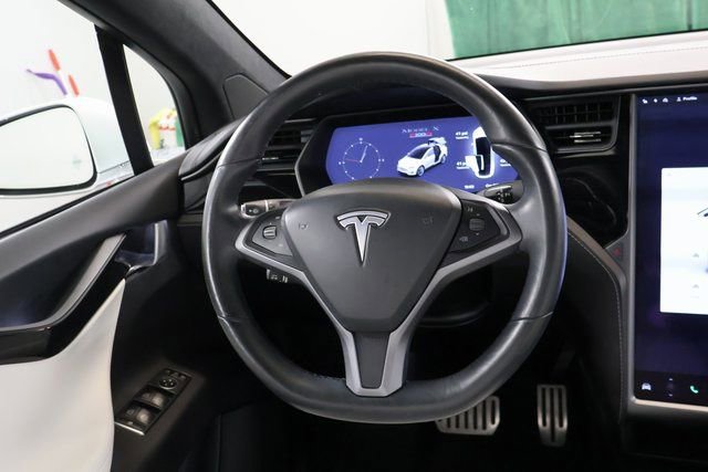 Used 2018 Tesla Model X P100D image 14