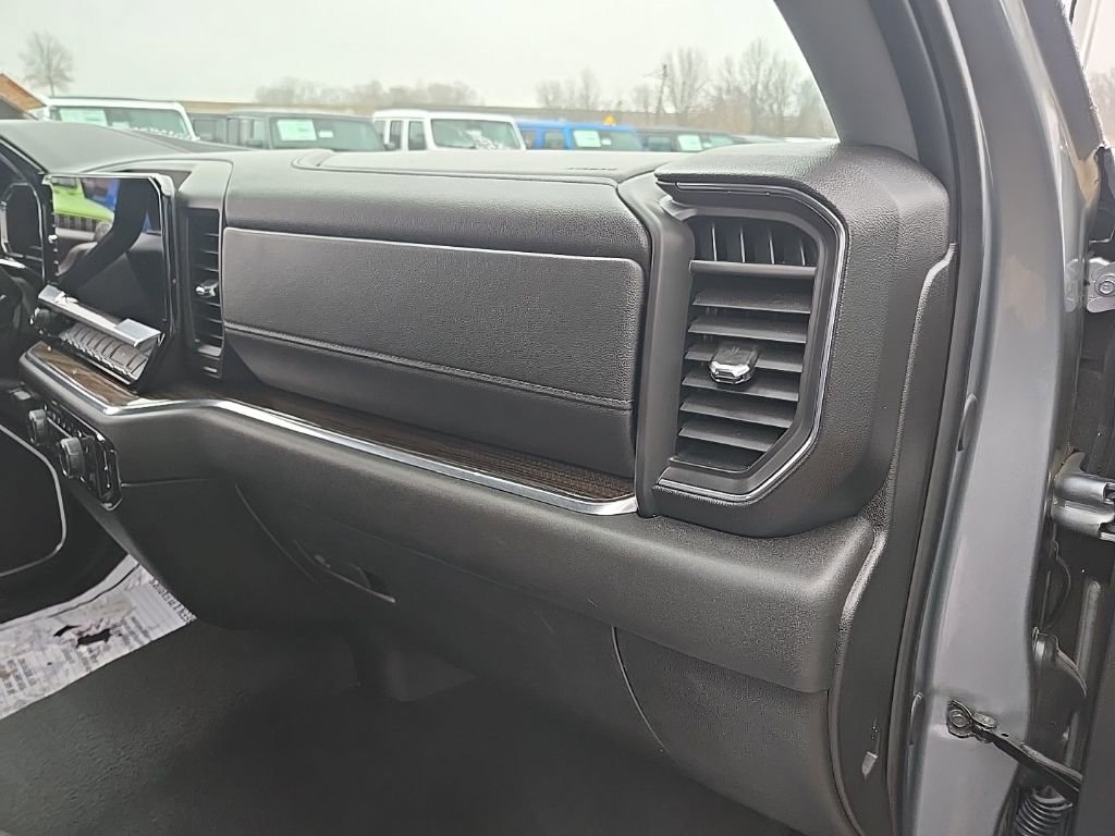 Used 2025 Chevrolet Silverado 1500 LT image 78