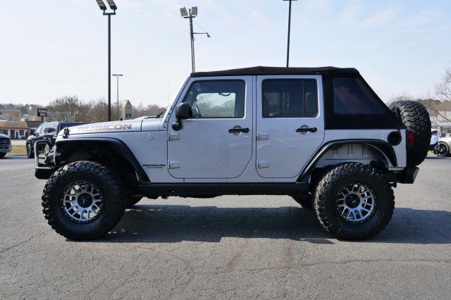 Used 2016 Jeep Wrangler Unlimited Rubicon w/ Connectivity Group image 52