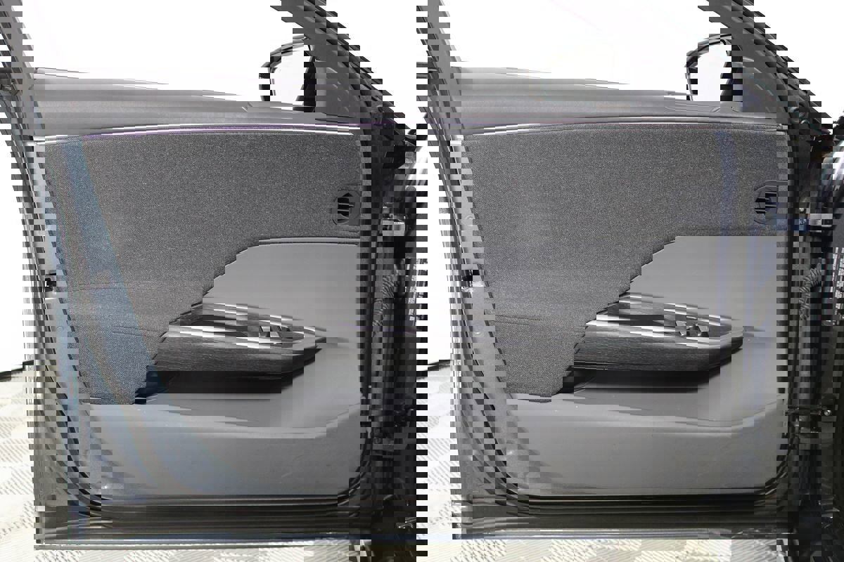 Used 2024 Lucid Air Touring image 6