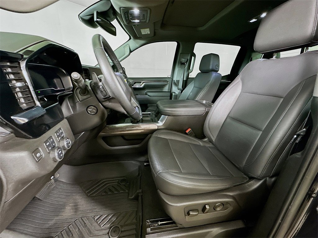 Used 2024 Chevrolet Silverado 1500 LTZ w/ LTZ Premium Package image 14